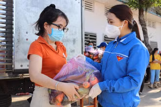 Thị đoàn Hoài Nhơn với mô hình “tạp hóa 0 đồng” hỗ trợ các gia đình khó khăn do đại dịch trên địa bàn thị xã Hoài Nhơn, tỉnh Bình Định.