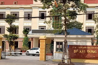 Sở Xây dựng tỉnh Thái Bình đang yêu cầu ông Phùng Văn Chiến giải trình sự việc.