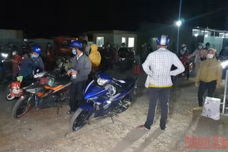 Những người trở về đang được lực lượng sàng lọc để xử lý phù hợp.