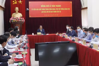 Tại buổi làm việc.