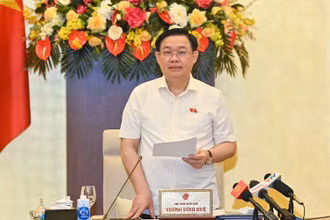 Chủ tịch Quốc hội Vương Đình Huệ phát biểu bế mạc phiên họp. (Ảnh: Duy Linh)