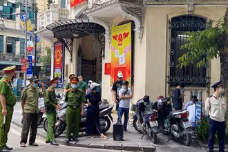 Hà Nội phạt hơn 100 triệu đồng về không đeo khẩu trang nơi công cộng