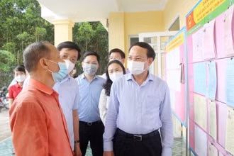 Bí thư Tỉnh ủy Quảng Ninh Nguyễn Xuân Ký kiểm tra công tác chuẩn bị bầu cử tại xã Kỳ Thượng, TP Hạ Long