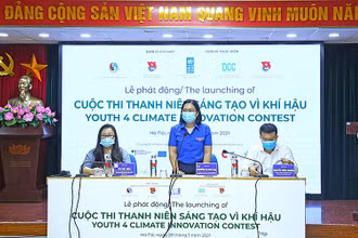 Đại diện Ban tổ chức cung cấp thông tin về cuộc thi.