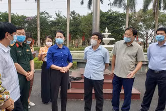 Lãnh đạo tỉnh Vĩnh Phúc kiểm tra công tác chuẩn bị bầu cử tại huyện Yên Lạc.