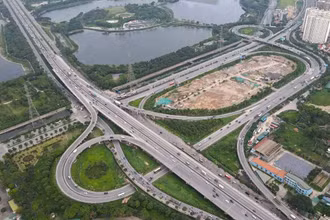 Giao thông thông thoáng khi người dân trở về Hà Nội