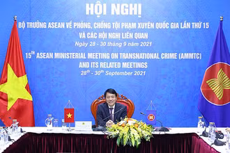 Trung tướng Lương Tam Quang, Thứ trưởng Công an phát biểu tại hội nghị.