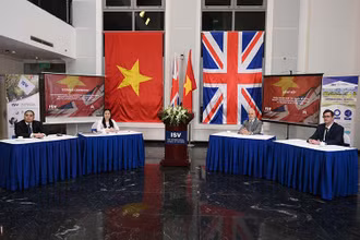 Quang cảnh lễ ký kết tại Việt Nam.