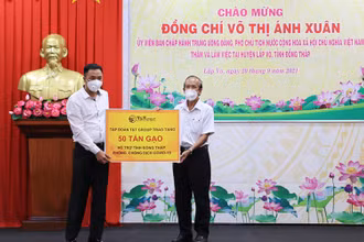 T&T Group ủng hộ Đồng Tháp thêm 50 tấn gạo để hỗ trợ người dân trên địa bàn tỉnh sớm vượt qua giai đoạn khó khăn do ảnh hưởng của dịch bệnh.