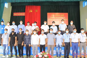 Lễ trao Quyết định thành lập chi bộ Hội nghề cá và ra mắt chi bộ. (Ảnh: THÀNH CHÂU).