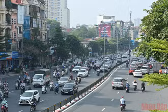 Hà Nội nhộn nhịp trở lại trong ngày đầu nới lỏng giãn cách