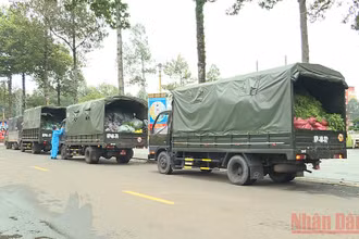 Hơn 7 nghìn túi nhu yếu phẩm do nhân dân Bình Phước quyên góp hỗ trợ TP Hồ Chí Minh.