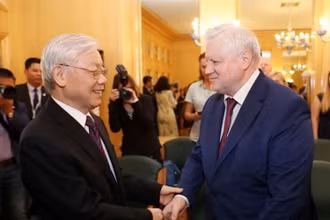 Tổng Bí thư Nguyễn Phú Trọng tiếp Chủ tịch Đảng nước Nga Công bằng S.M.Mironov, trong chuyến thăm Liên bang Nga, tháng 9/2018. (Ảnh: TTXVN)