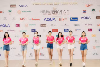 Các thí sinh luyện tập chuẩn bị cho đêm chung kết. Ảnh: BTC.