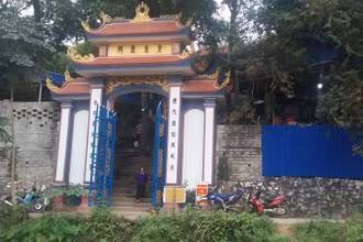 UBND huyện Đồng Hỷ yêu cầu gia đình bà Hoàng Thị Lý (thủ nhang) trả lại đất đền Đá Thiên cho cộng đồng quản lý. 