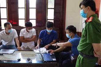 Công an Quảng Bình làm rõ đường dây cá độ bóng đá 