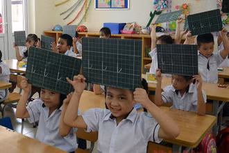 Học sinh lớp 1. Ảnh: DUY LINH