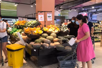 Quầy hàng rau củ quả phong phú, liên tục được bổ sung tại siêu thị Aeon Long Biên.