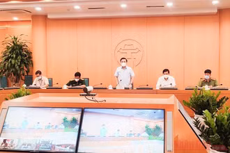 Ban Chỉ đạo về công tác phòng, chống dịch bệnh Covid-19 thành ph Hà Nội họp trực tuyến với các đơn vị.