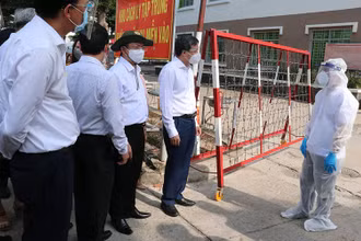 Đoàn công tác của Bộ Y tế kiểm tra công tác phòng, chống dịch tại Bình Dương. 