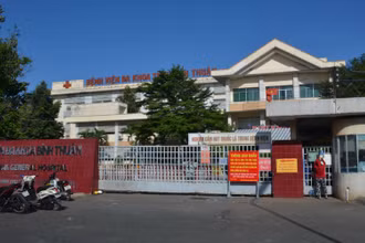 Bệnh viên đa khoa Bình Thuận, nơi có ca mắc Covid-19 làm việc tại khoa Sản là nguồn lây nhiễm làm cho dịch Covid-19 bùng phát trở lại.