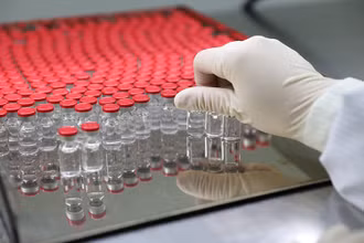 Vabiotech đã tiến hành đóng ống vaccine Sputnik-V.