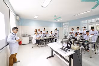 Hoạt động đào tạo của Đại học Quốc gia Hà Nội.