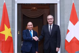  Chủ tịch nước Nguyễn Xuân Phúc và Tổng thống Liên bang Thụy Sĩ Guy Parmelin. 