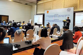 Thứ trưởng Ngoại giao Tô Anh Dũng phát biểu tại Hội nghị rà soát tình hình triển khai Thỏa thuận GCM diễn ra ngày 22/11 vừa qua tại Hà Nội. 