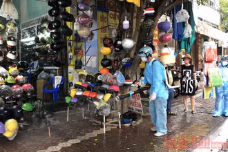 Phun thuốc tiêu độc, khử trùng khu vực nhà riêng BN517.