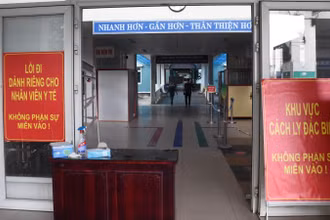 Bệnh viện dã chiến Hoà Vang, khu vực dành riêng cho nhân viên y tế.