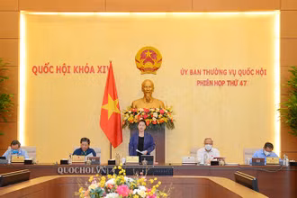 Chủ tịch Quốc hội Nguyễn Thị Kim Ngân chủ trì phiên họp sáng nay. (Ảnh: Cổng Thông tin điện tử Quốc hội)