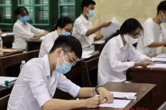 Thí sinh dự thi tốt nghiệp THPT vào sáng 9-8 (Ảnh: DUY LINH)