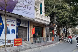 Cụm dân cư ở phố Tam Giang phải cách ly y tế.