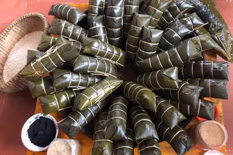 Bánh chưng đen Na Kim.