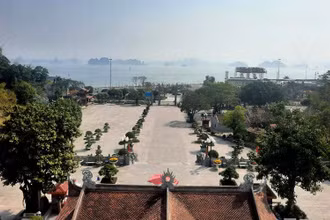 Di tích đền Cửa Ông.