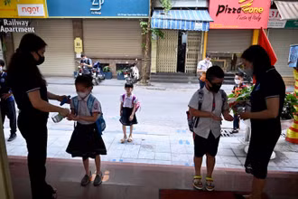 Trong tuần tới, hầu hết các địa phương dự kiến cho học sinh trở lại trường học (Ảnh minh hoạ: DUY LINH)