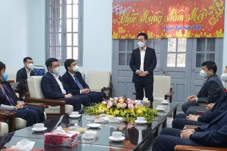 Thường trực Ban Bí thư Võ Văn Thưởng thăm, chúc Tết Viện Vệ sinh Dịch tễ Trung ương.