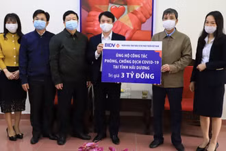 Ủy ban MTTQ tỉnh Hải Dương nhận tiền hỗ trợ từ Ngân hàng Đầu tư và Phát triển Việt Nam.