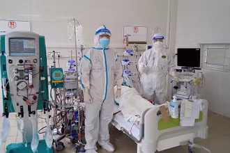 Can thiệp ECMO cho bệnh nhân nặng. 