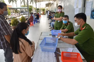 TP Hồ Chí Minh yêu cầu bố trí không quá 50% cán bộ ở cơ quan, đơn vị Nhà nước làm việc tại nhà