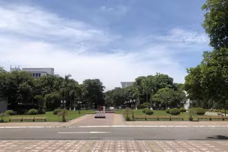 Khuôn viên Trường đại học Bách khoa Hà Nội. Ảnh: VIỆT DŨNG