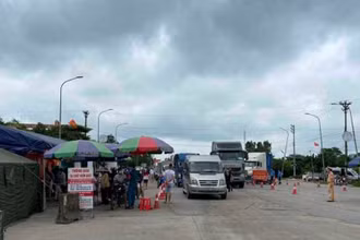 Chốt kiểm soát phòng, chống dịch Covid-19 Cầu Đá Bạc. (Ảnh: quangninh.gov.vn)
