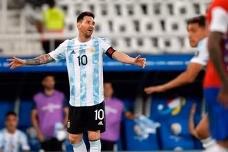 Chile cầm hòa Argentina với tỷ số 1-1. (Ảnh: Marca)