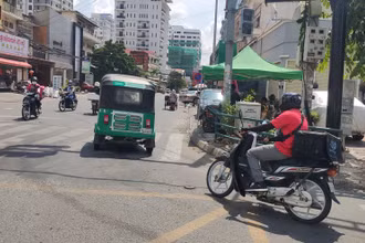 Người dân ở Thủ đô Phnom Penh khôi phục nhiều hoạt động khi dịch Covid-19 dần được kiểm soát.