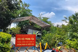 Sau khi dịch Covid-19 bùng phát, thị xã Cai Lậy đã quyết định phong tỏa toàn bộ xã Mỹ Hạnh Đông.