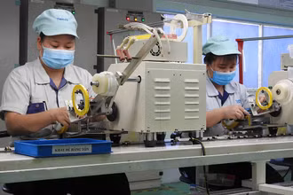 Công nhân Công ty TNHH Tabuchi Electric (Khu công nghiệp Đại Đồng- Hoàn Sơn, huyện Tiên Du, tỉnh Bắc Ninh).