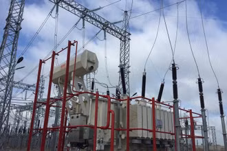 Máy biến áp AT3 220kV - 250 MVA của Trạm biến áp 220kV Bến Lức. Ảnh: QUANG THẮNG