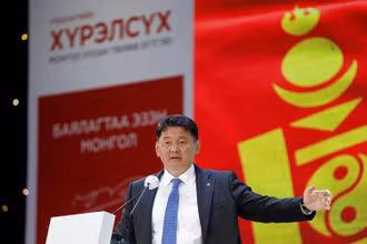Ông Khurelsukh tham gia vận động tranh cử trước thềm cuộc bầu cử Tổng thống. (Ảnh: Reuters)
