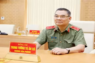 Trung tướng Tô Ân Xô đưa ra nhiều khuyến cáo để người dân phòng tránh loại tội phạm lừa đảo chiểm đoạt tài sản.